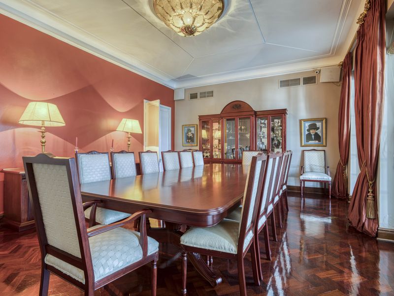 AN ICONIC RESIDENCE WITH COMMANDING OCEAN & CITY VIEWS - Photo 8