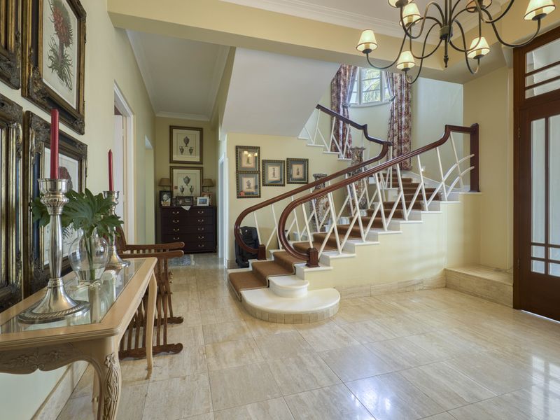 AN ICONIC RESIDENCE WITH COMMANDING OCEAN & CITY VIEWS - Photo 6