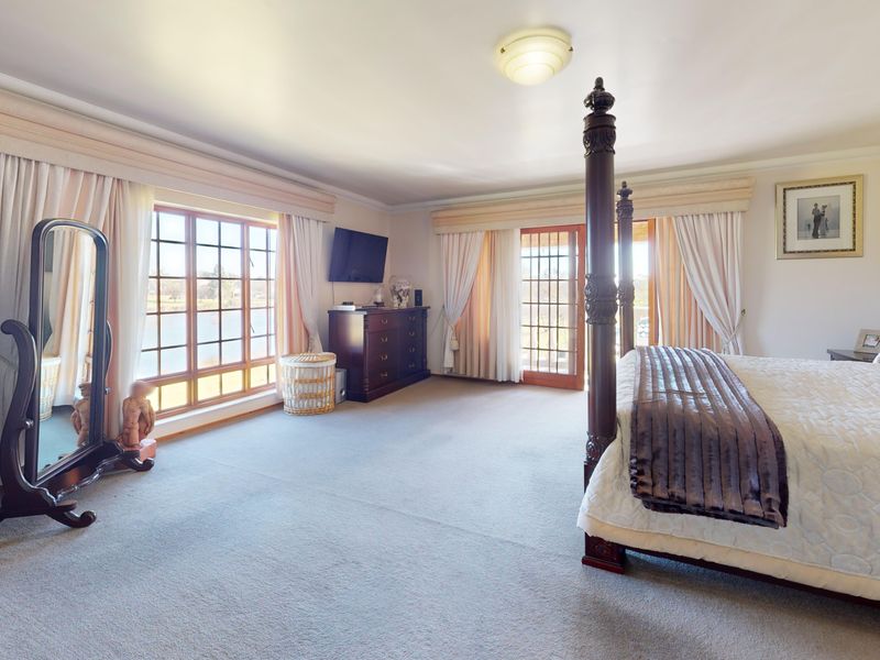 Harcourts Live Luxury NON-Distressed Auction – Bidding Starting From R4 900 000.00 - Photo 9