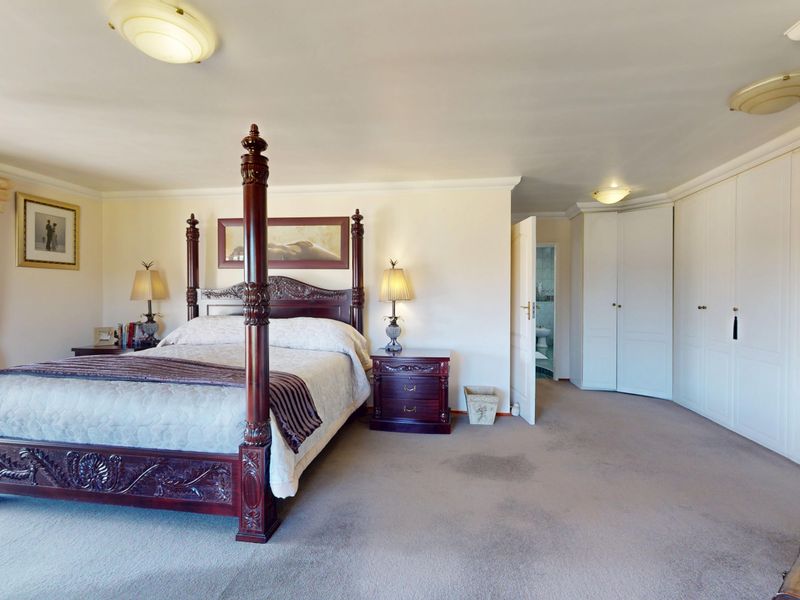 Harcourts Live Luxury NON-Distressed Auction – Bidding Starting From R4 900 000.00 - Photo 10