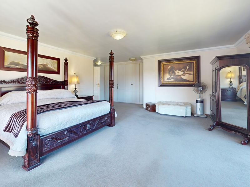 Harcourts Live Luxury NON-Distressed Auction – Bidding Starting From R4 900 000.00 - Photo 8