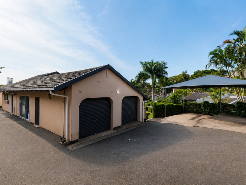 Family Home with All the Frills in Amanzimtoti - Photo 1