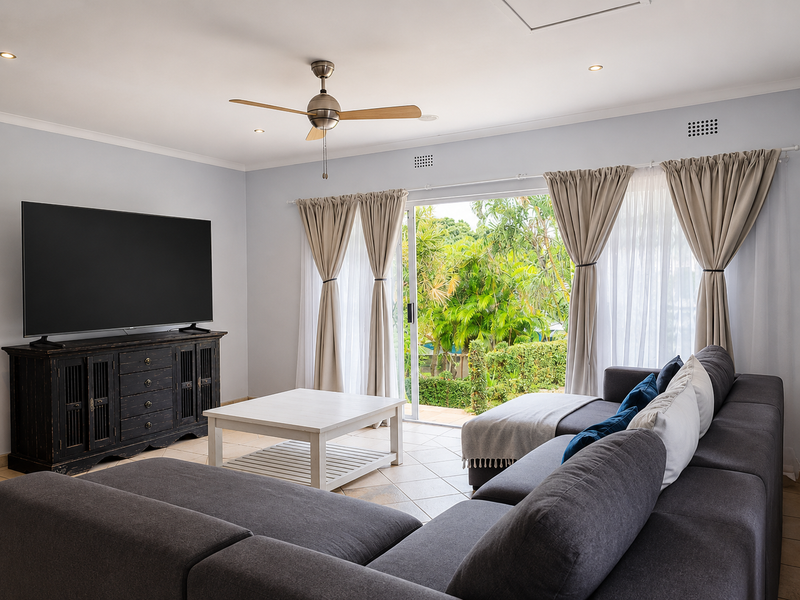 Family Home with All the Frills in Amanzimtoti - Photo 8