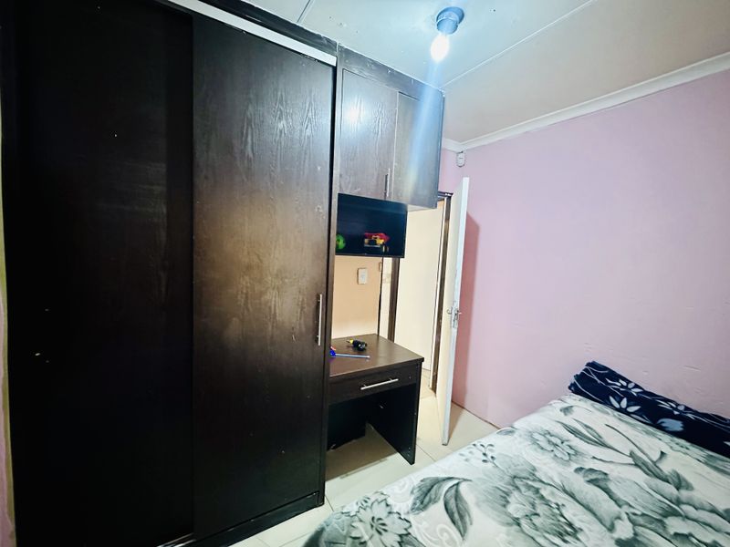 Comfortable Family Living in Leachville Ext 3, Brakpan - Photo 9
