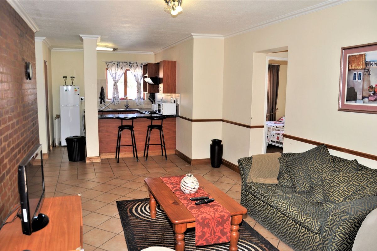 Modern Living In Prime Location - Photo 3