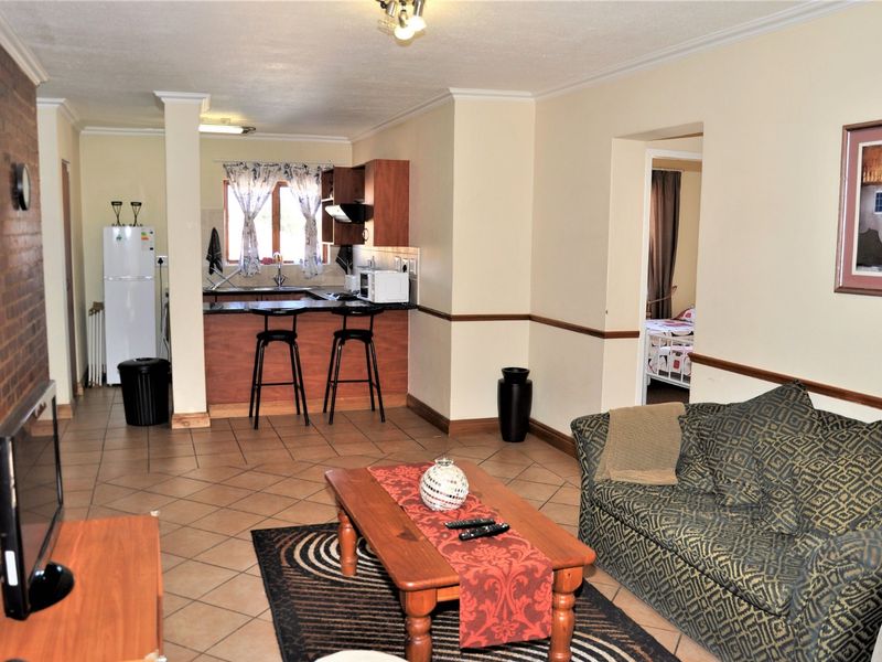 Modern Living In Prime Location - Photo 3