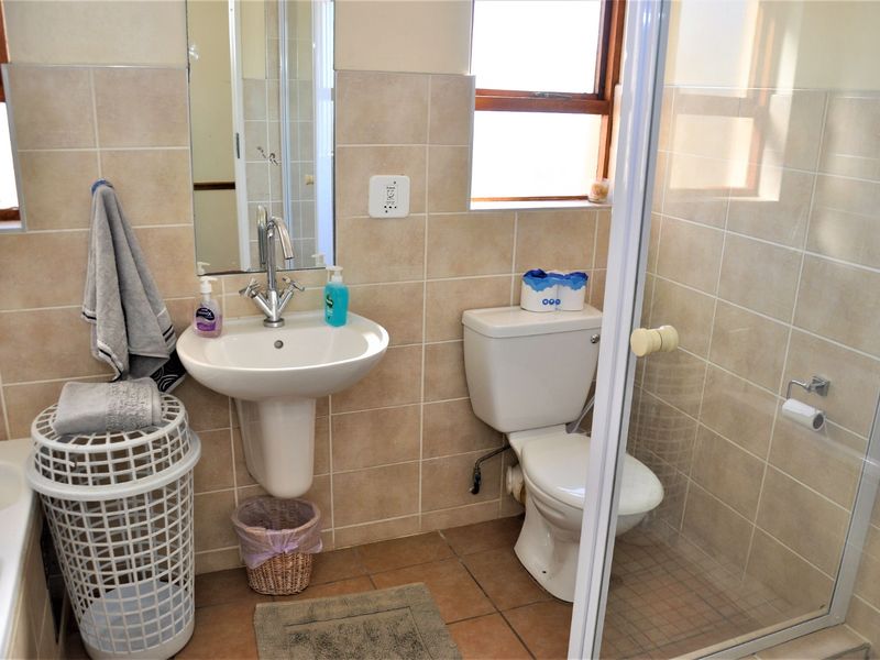 Modern Living In Prime Location - Photo 10