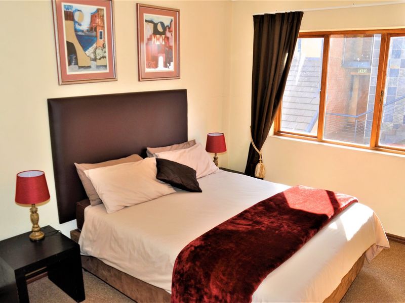 Modern Living In Prime Location - Photo 8