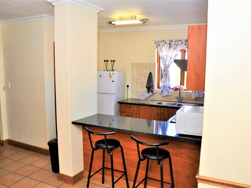 Modern Living In Prime Location - Photo 4