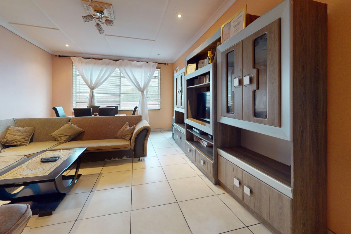 Spacious North-Facing Apartment – 113m2 of Comfortable Living - Photo 4