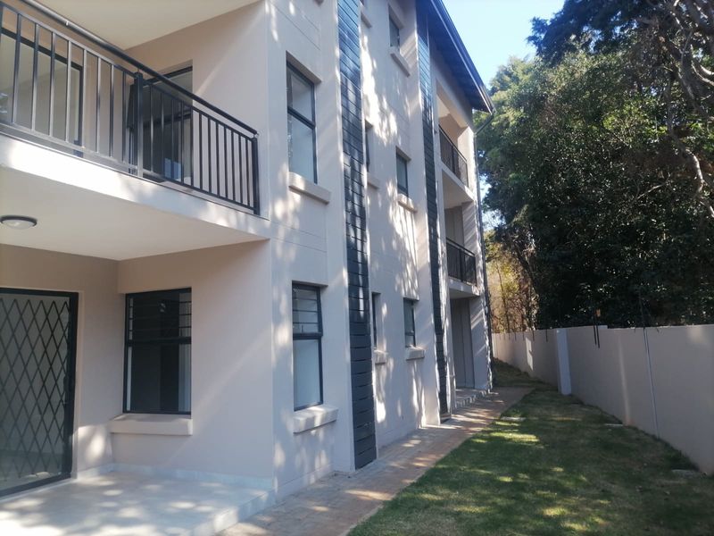 3 BEDROOM 2 BATHROOM APARTMENT FOR SALE IN DU VIN ESTATE RASLOUW CENTURION AT FIRST FLOOR - Photo 2