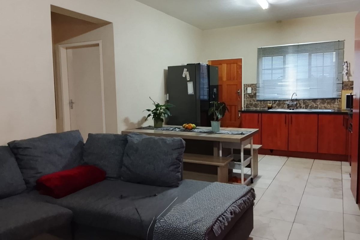 A Magnificent 2-Bedroom Ground Floor Apartment on sale Waterval East, Rustenburg. - Photo 3