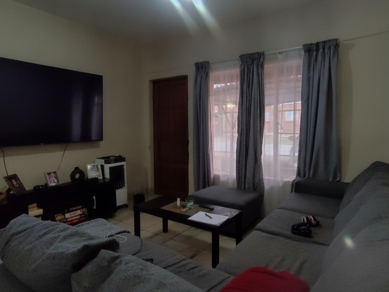 A Magnificent 2-Bedroom Ground Floor Apartment on sale Waterval East, Rustenburg. - Photo 6