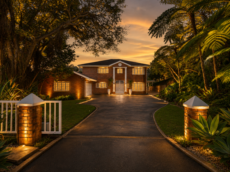 A Luxury Retreat with Panoramic Gorge Views - Photo 2