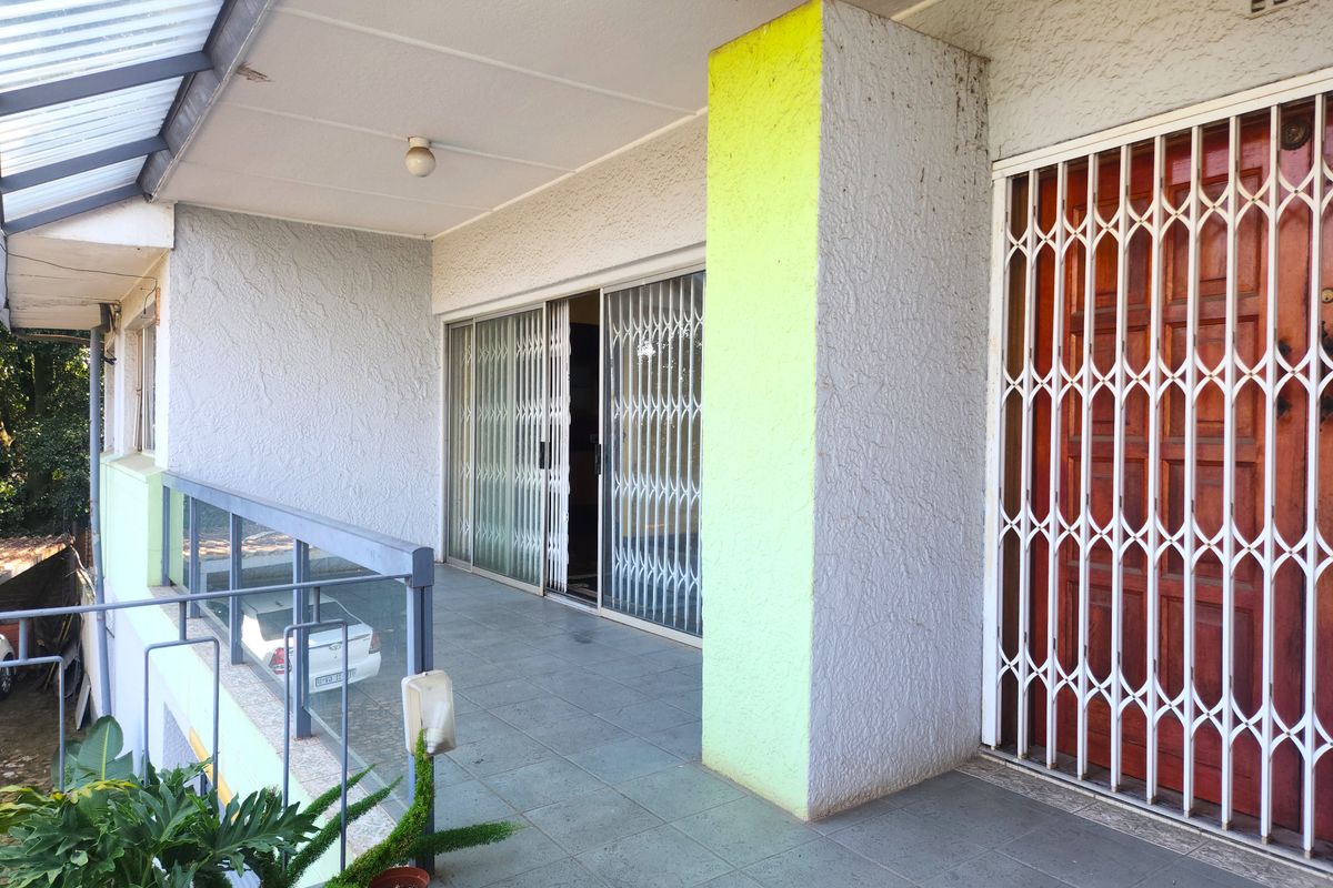 A rare opportunity to secure a large home with versatile living options and incredible potential. - Photo 2