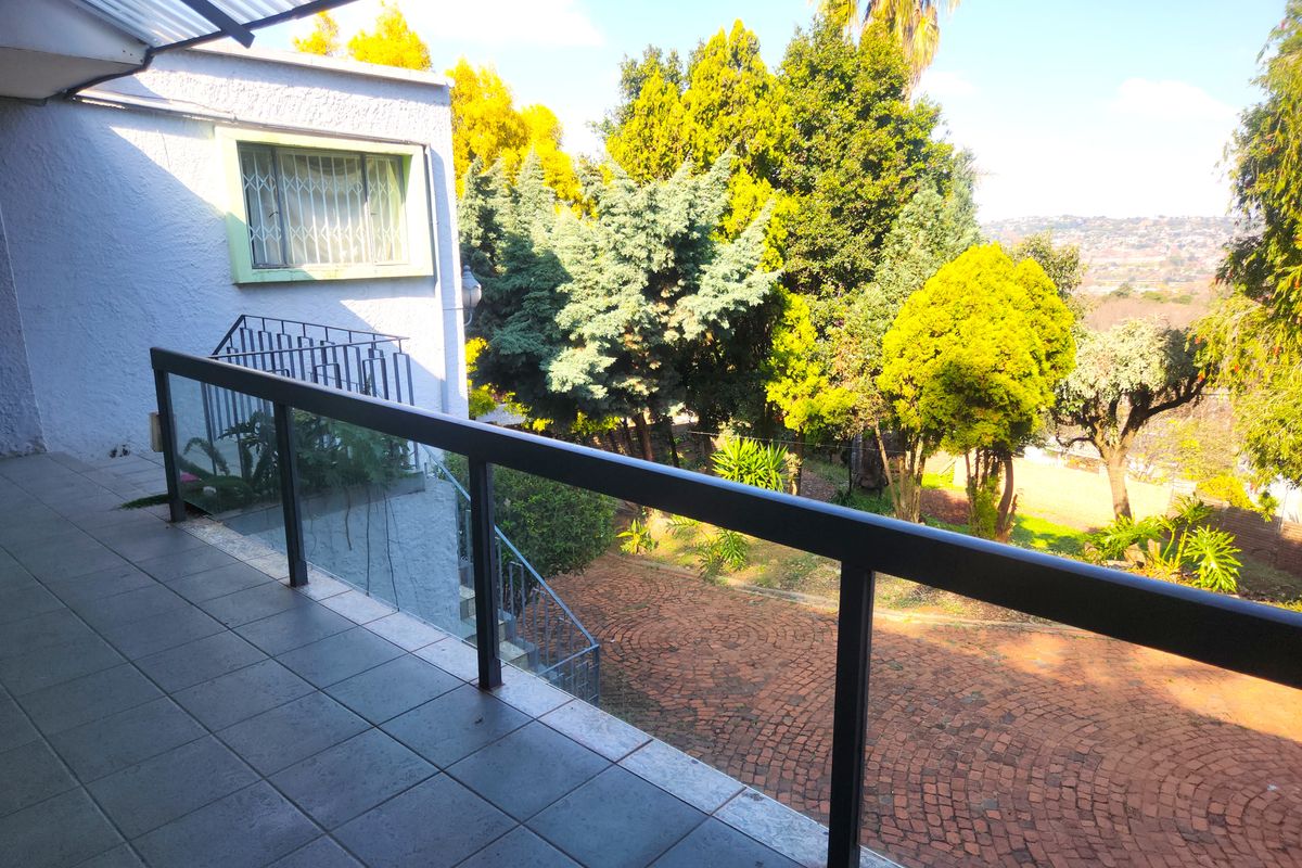 A rare opportunity to secure a large home with versatile living options and incredible potential. - Photo 3