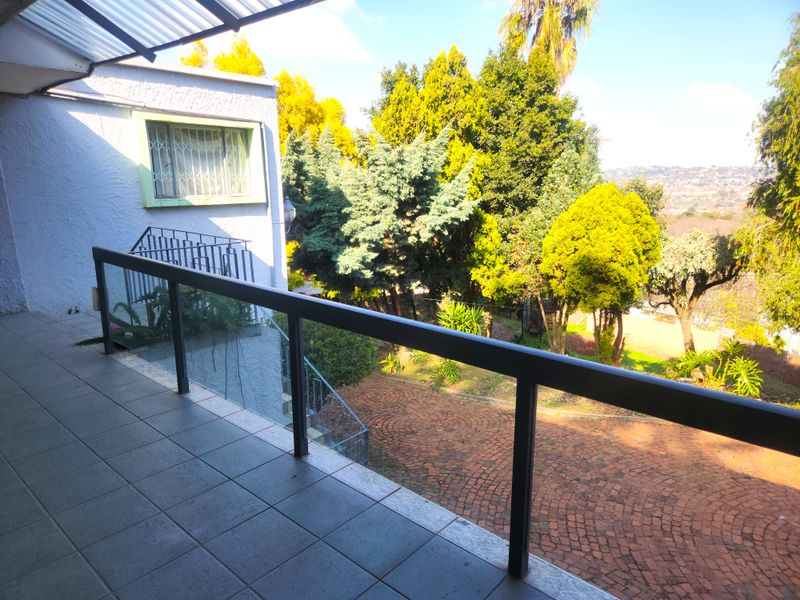 A rare opportunity to secure a large home with versatile living options and incredible potential. - Photo 3