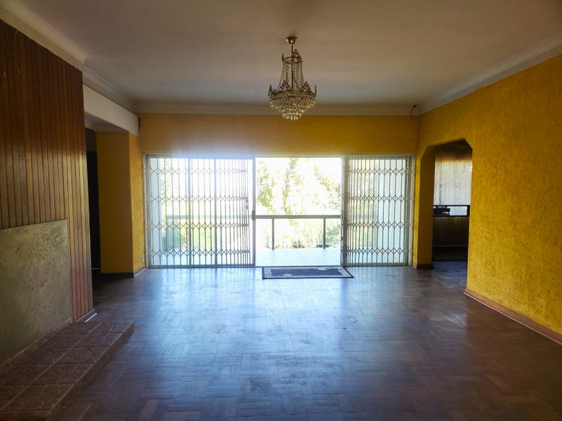 A rare opportunity to secure a large home with versatile living options and incredible potential. - Photo 8