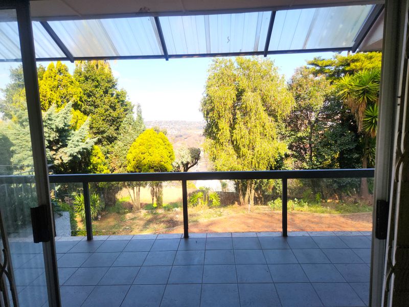 A rare opportunity to secure a large home with versatile living options and incredible potential. - Photo 4