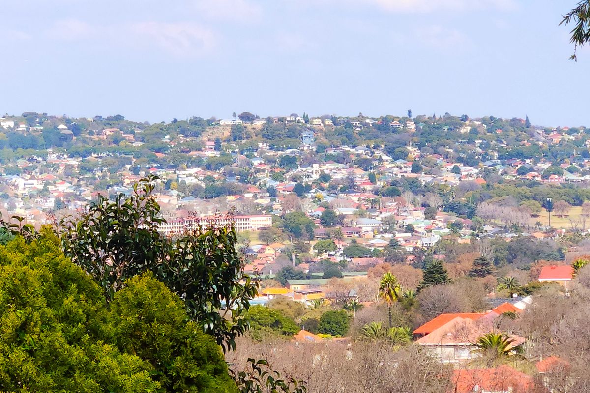 A rare opportunity to secure a large home with versatile living options and incredible potential. - Photo 5