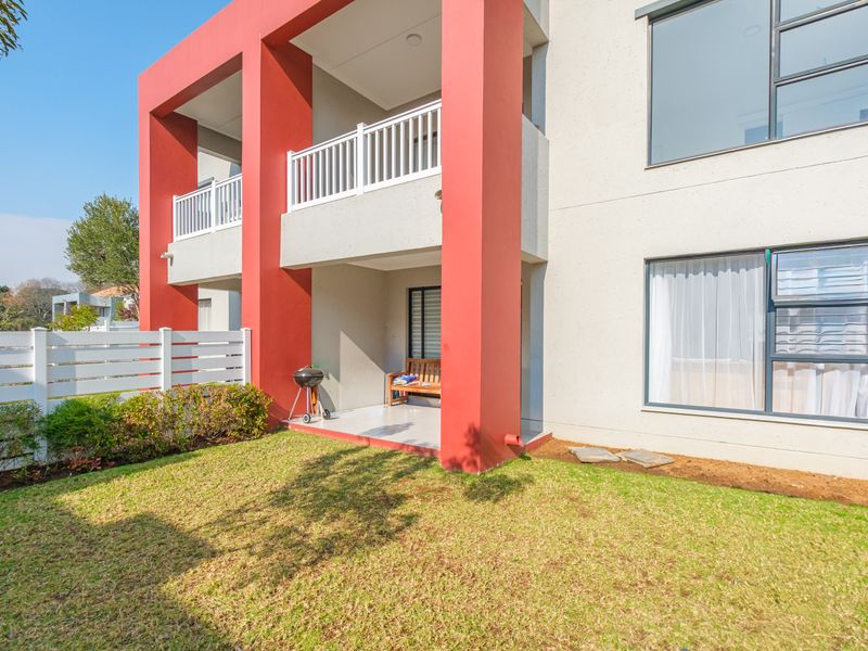 Stylish 2-Bedroom Garden Apartment in River Club Estate, Beverley - Photo 2