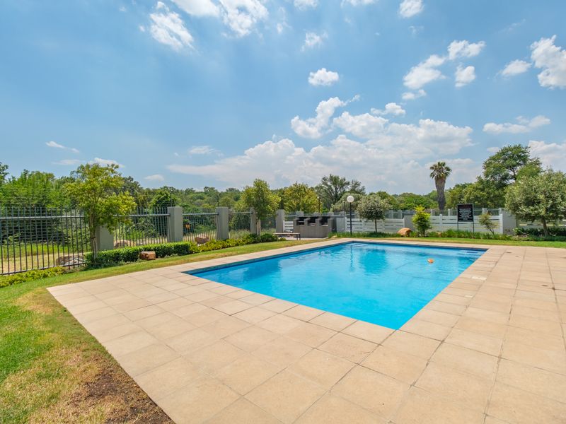 Stylish 2-Bedroom Garden Apartment in River Club Estate, Beverley - Photo 7