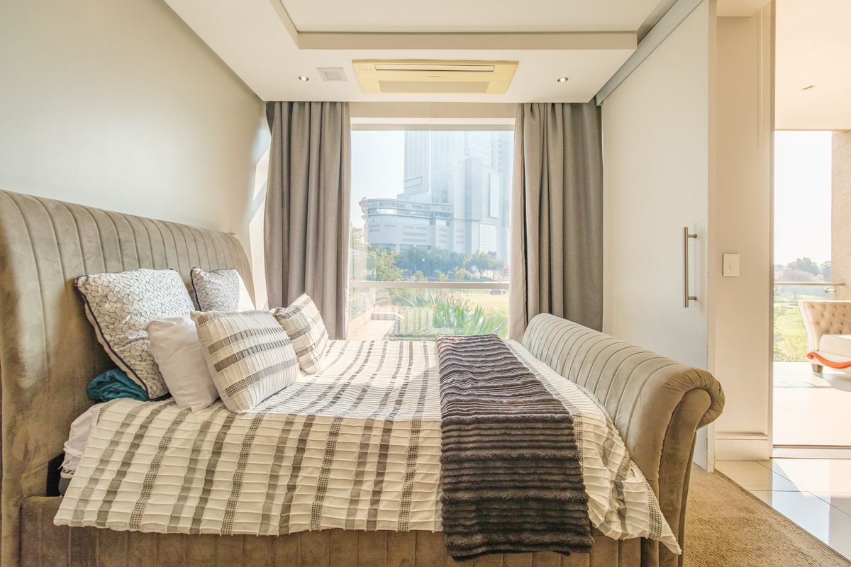 Luxury Executive 1-Bedroom Apartment for Sale | Metropolis on Park | Sandton CBD - Photo 2