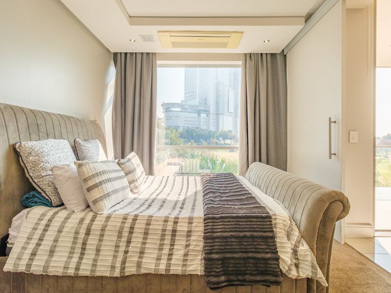 Luxury Executive 1-Bedroom Apartment for Sale | Metropolis on Park | Sandton CBD - Photo 2