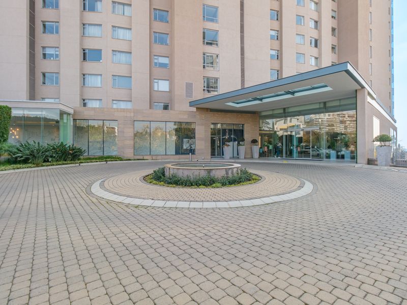 Luxury Executive 1-Bedroom Apartment for Sale | Metropolis on Park | Sandton CBD - Photo 6