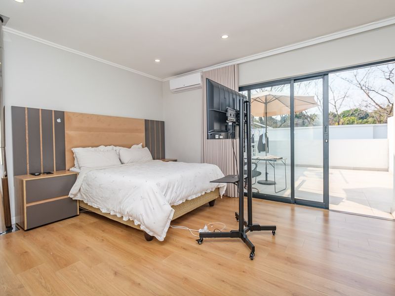 Sophisticated 2-Bedroom Duplex Townhouse for Sale | The Terrace, Craighall | R2,500,000 - Photo 2