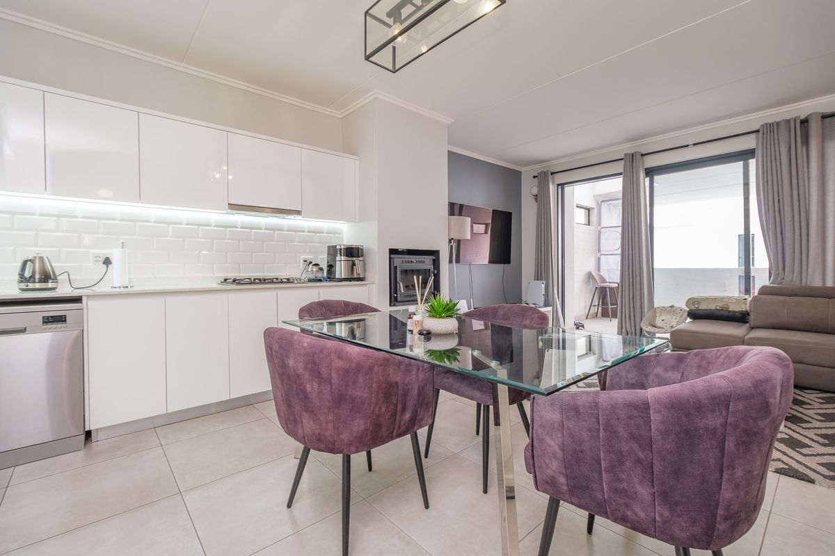 Sophisticated 2-Bedroom Duplex Townhouse for Sale | The Terrace, Craighall | R2,500,000 - Photo 3
