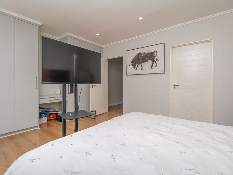 Sophisticated 2-Bedroom Duplex Townhouse for Sale | The Terrace, Craighall | R2,500,000 - Photo 9