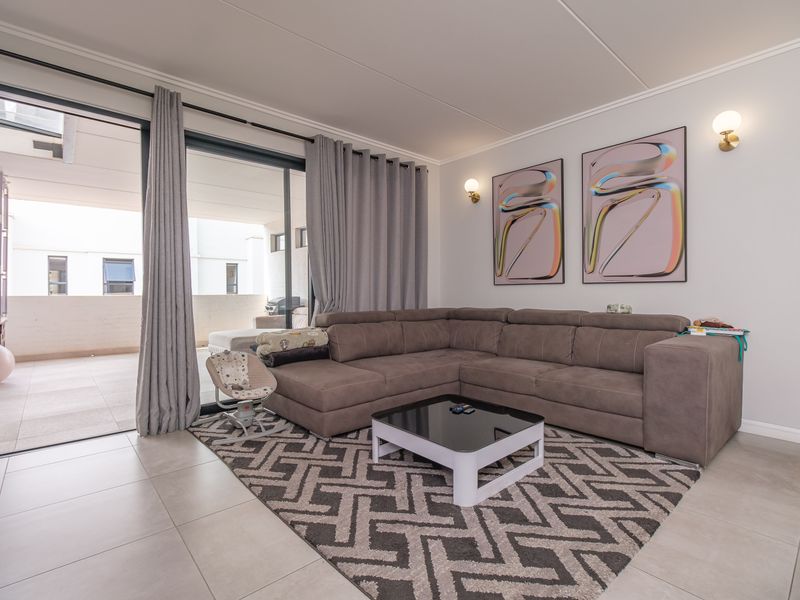 Contemporary Luxury Duplex with Exceptional Indoor-Outdoor Living in Craighall - Photo 6
