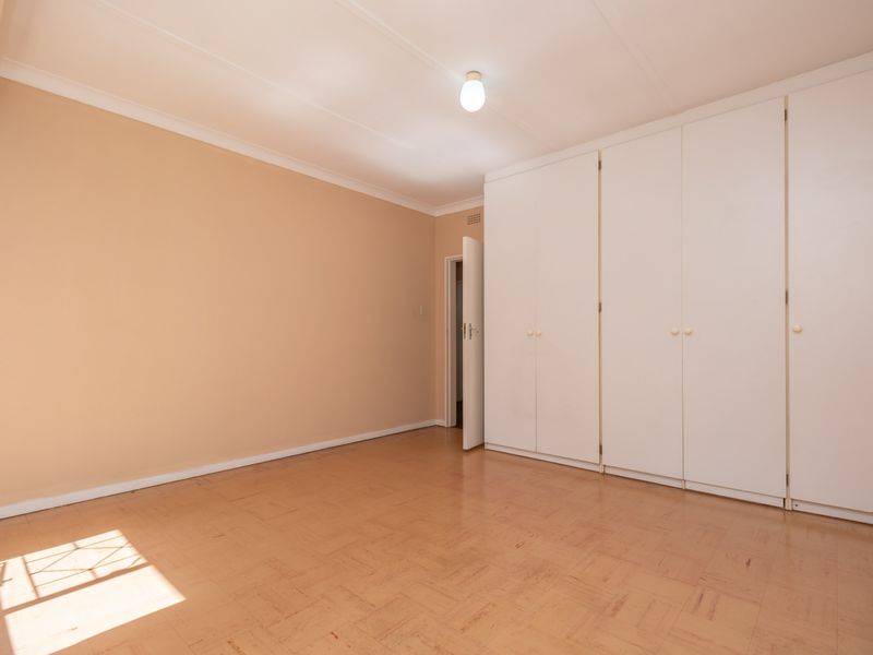 Spacious Double-Storey Garden Apartment to Rent | Prime Sandton Location | R19,000 per Month - Photo 8
