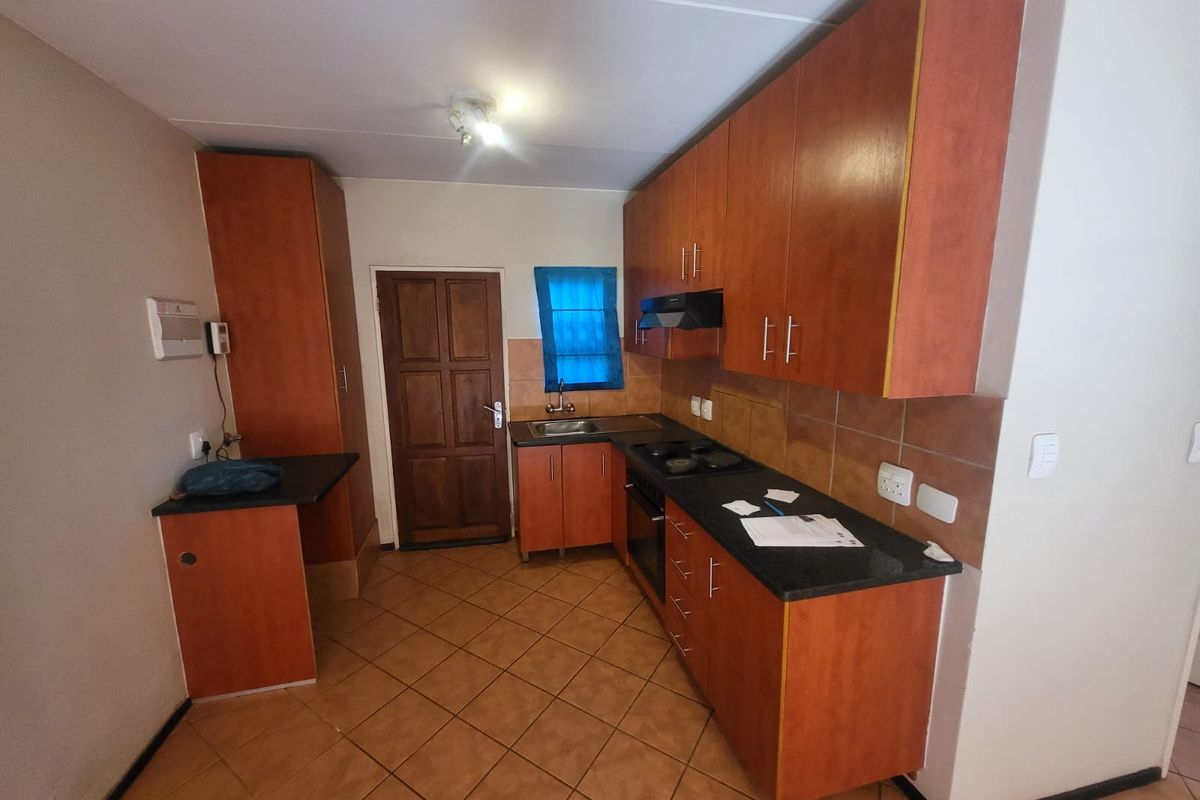 MODERN LIVING AT ITS BEST 2-BEDROOM TOWNHOUSE FOR SALE IN ALRODE - Photo 5