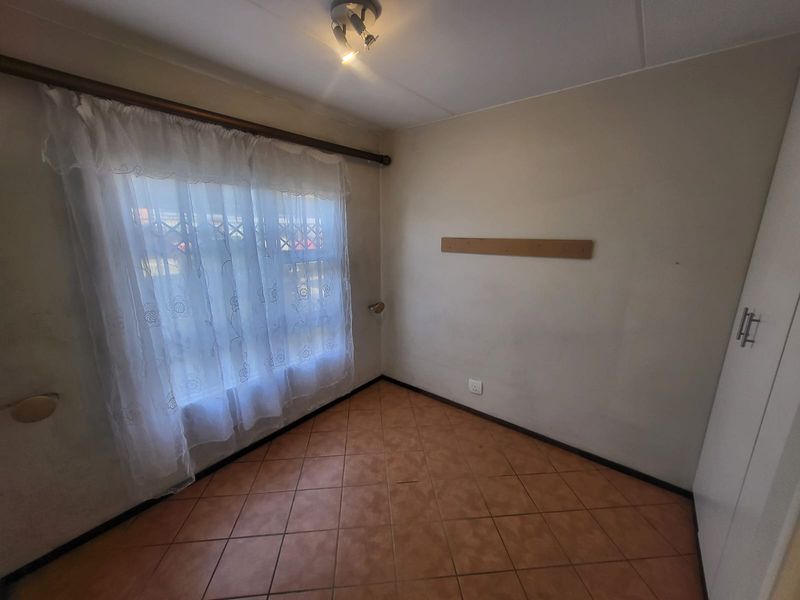 MODERN LIVING AT ITS BEST 2-BEDROOM TOWNHOUSE FOR SALE IN ALRODE - Photo 9