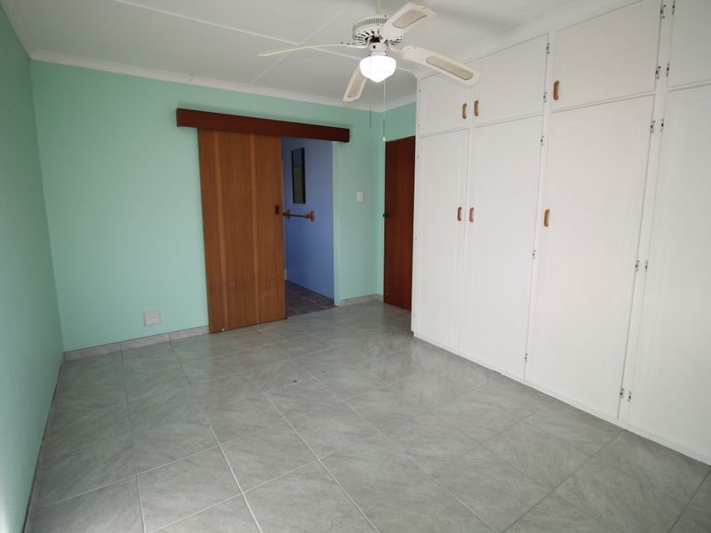 **Beautiful 1-Bedroom Garden Flat to Rent in Beacon Bay** - Photo 10