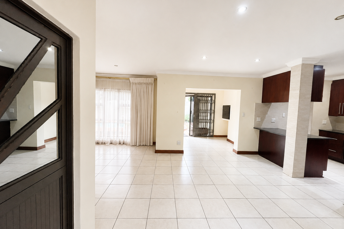 Your Dream Family Home Awaits – Pool, Solar & Contemporary Elegance - Photo 3