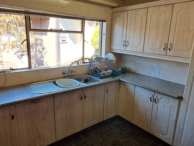 Investment property - Photo 9