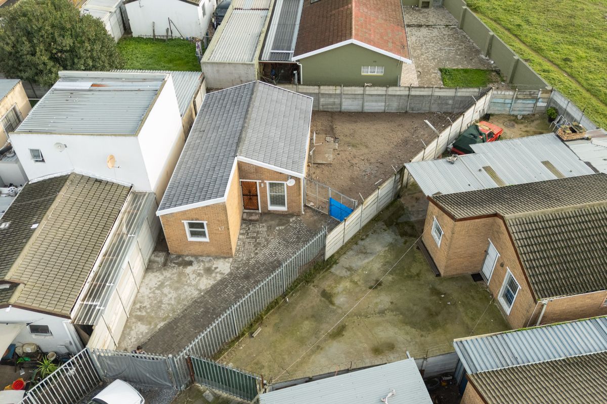 Newly Revamped 3 Bedroom Home for Sale in Scottsdene - Photo 2