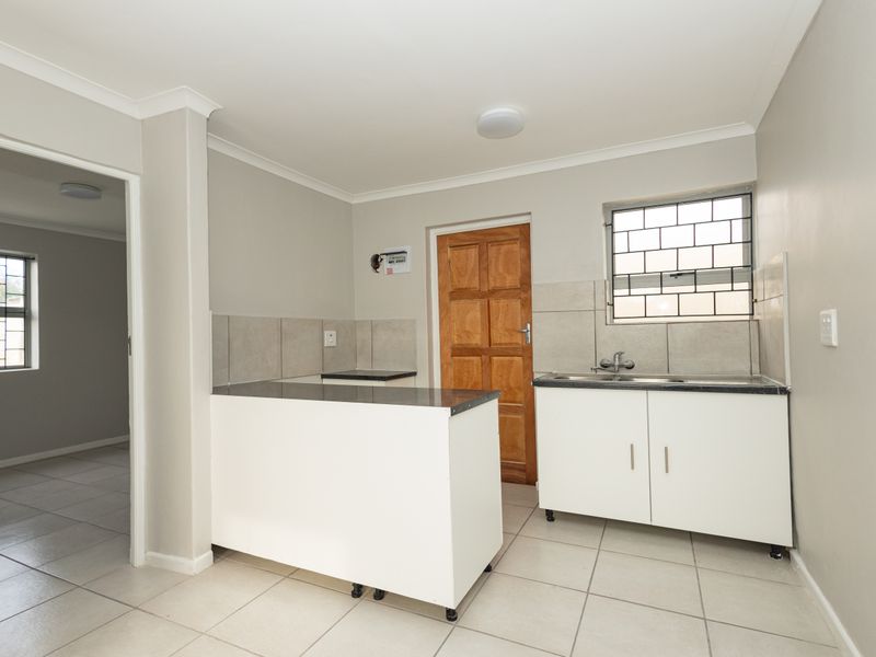 Newly Revamped 3 Bedroom Home for Sale in Scottsdene - Photo 6