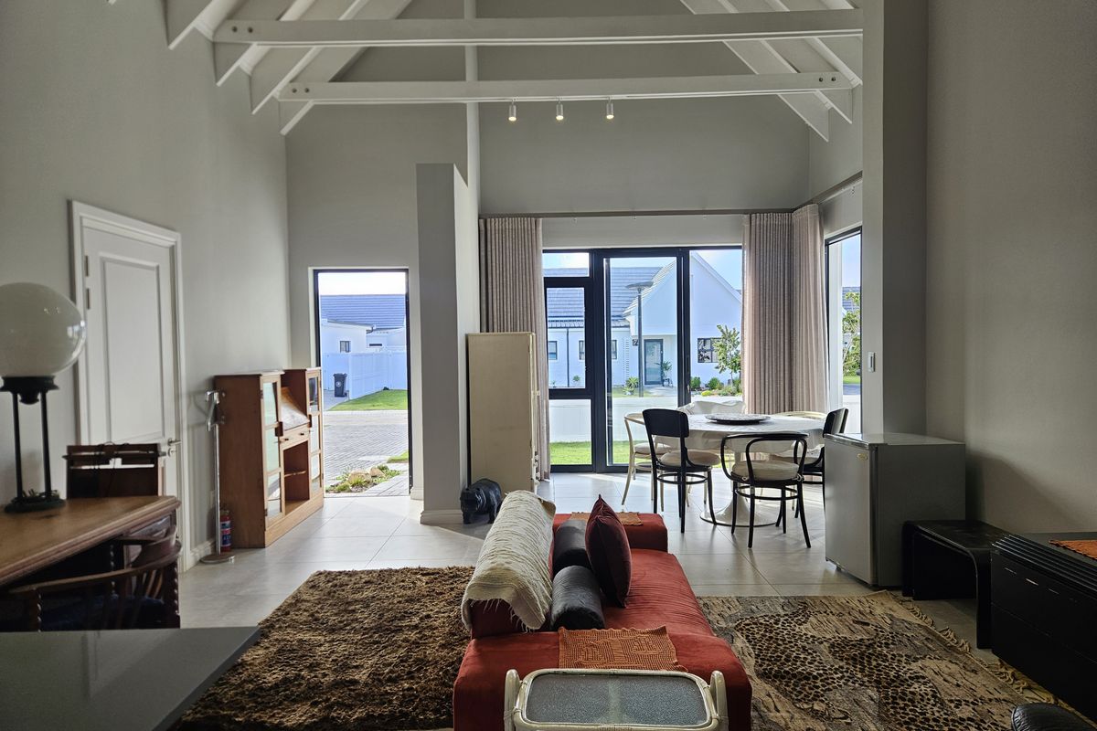 Enjoy Secure And Relaxed Retirement Living - Photo 2