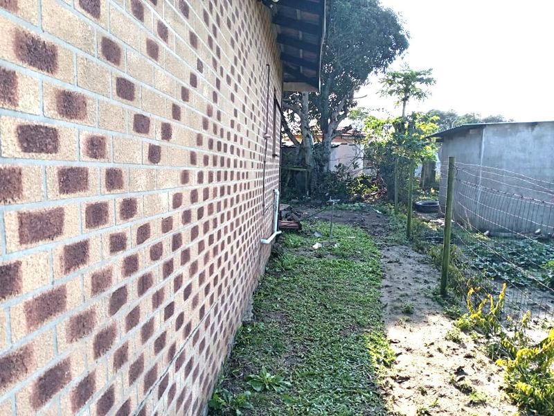 4 BEDROOM HOUSE FOR SALE IN MZINGAZI - Photo 9