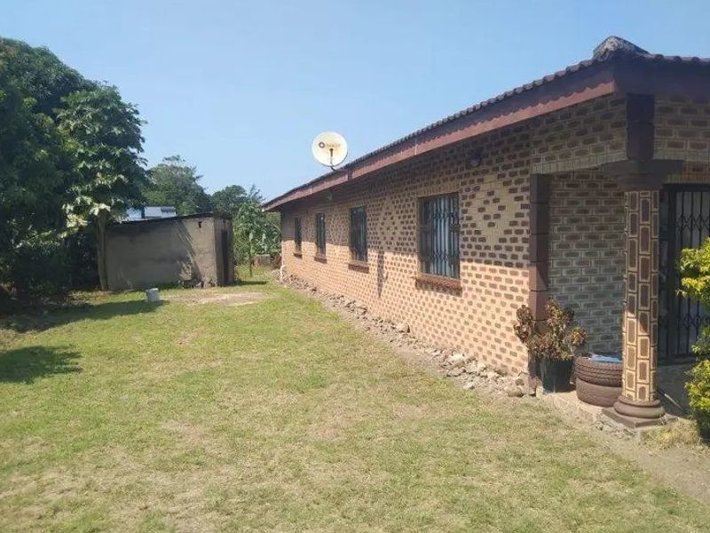 4 BEDROOM HOUSE FOR SALE IN MZINGAZI - Photo 1