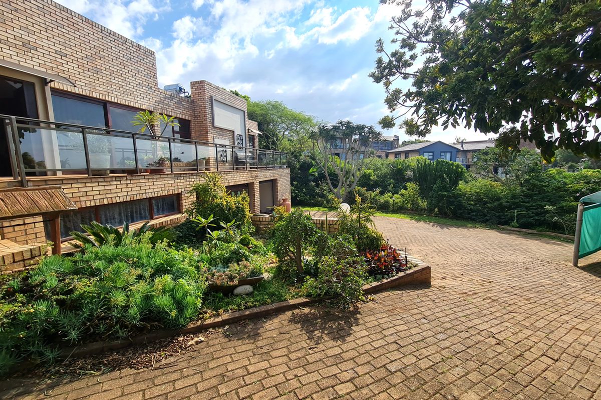 Privacy and Tranquillity with Awesome Kloof and Sea Views in Ferreira Town, Jeffreys Bay - Photo 2