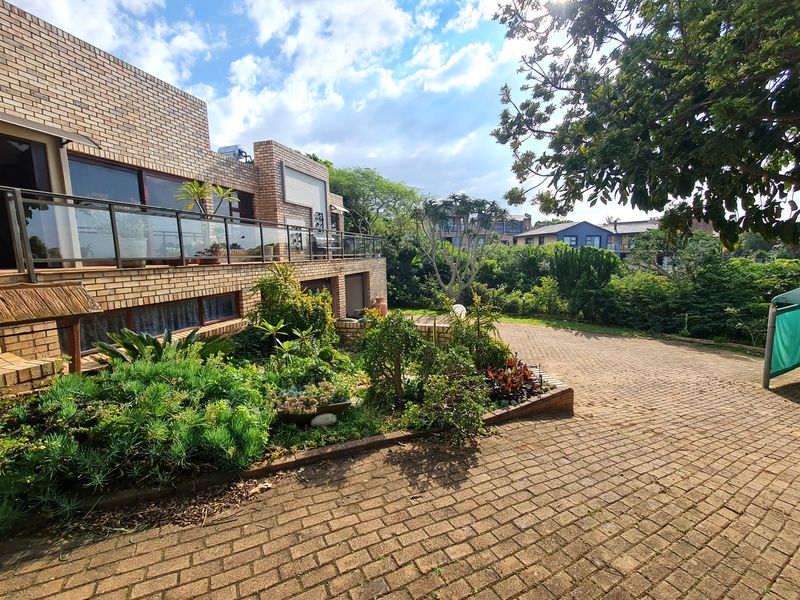 Privacy and Tranquillity with Awesome Kloof and Sea Views in Ferreira Town, Jeffreys Bay - Photo 2