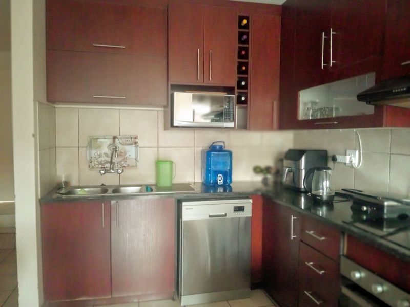 Duplex dreams in a secure community - Photo 8