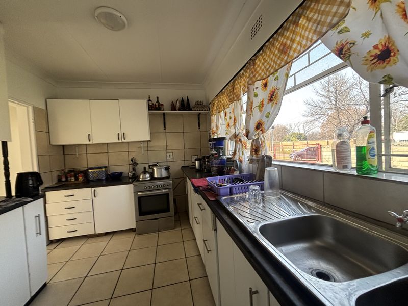 Home with income Potential - Photo 3