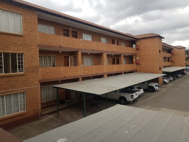 1 BEDROOM APARTMENT FOR SALE IN RUSTENBURG CBD - Photo 1
