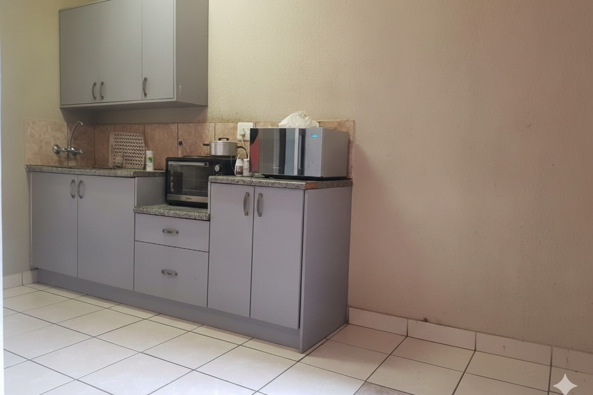 1 BEDROOM APARTMENT FOR SALE IN RUSTENBURG CBD - Photo 2